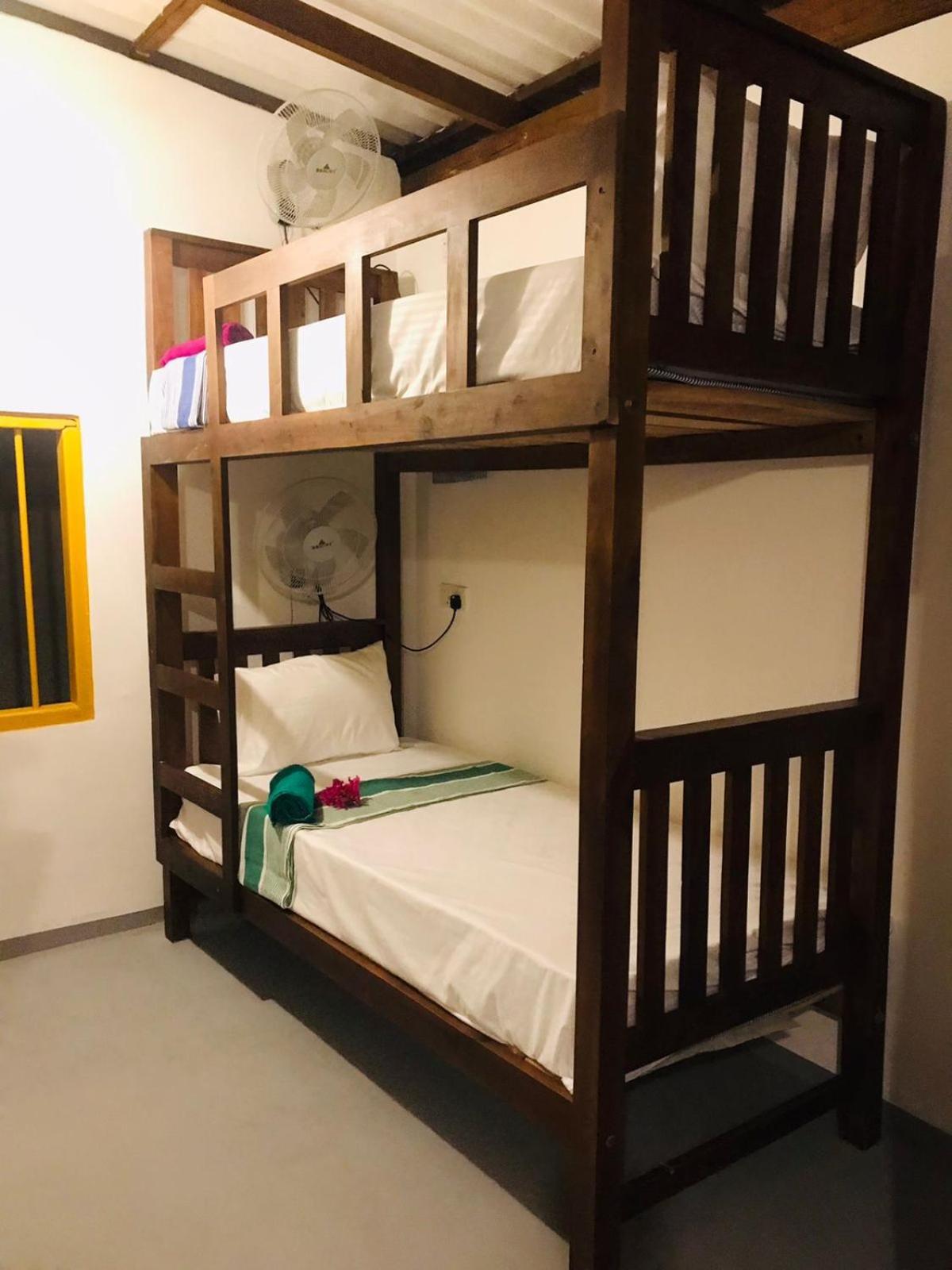 ديكويلاّ تين Tharurashmi Sea Pond Villa & Surf Hostel - Hiriketiya المظهر الخارجي الصورة
